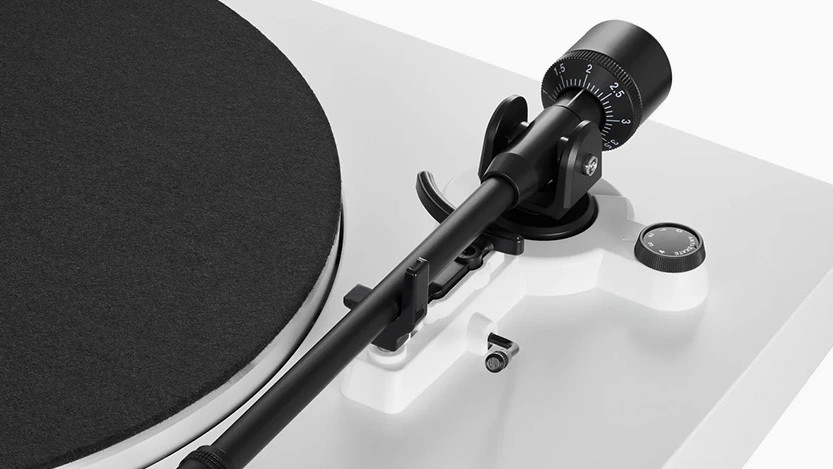 Audio-Technica LP3XBT to niedrogi gramofon audio z wbudowanym przedwzmacniaczem do odtwarzania płyt winylowych